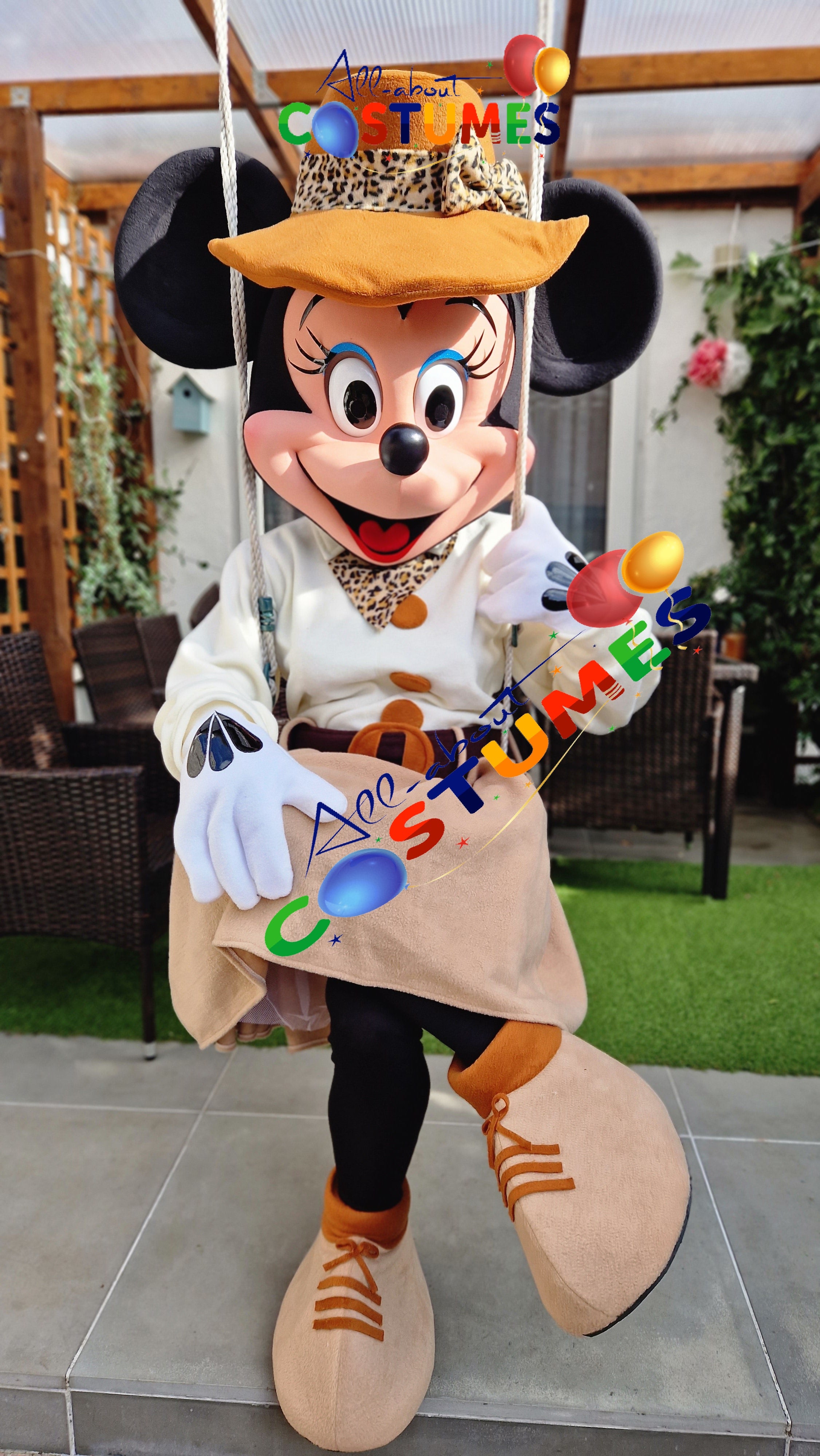 Safari Minnie Mouse