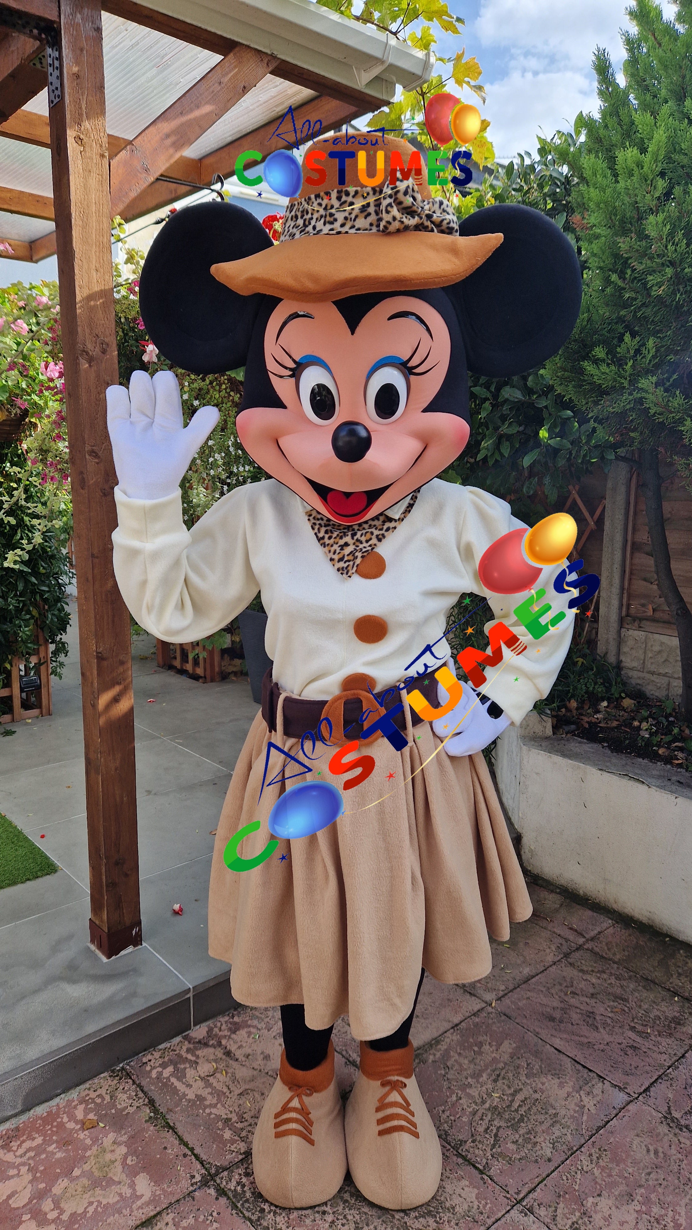 Safari Minnie Mouse