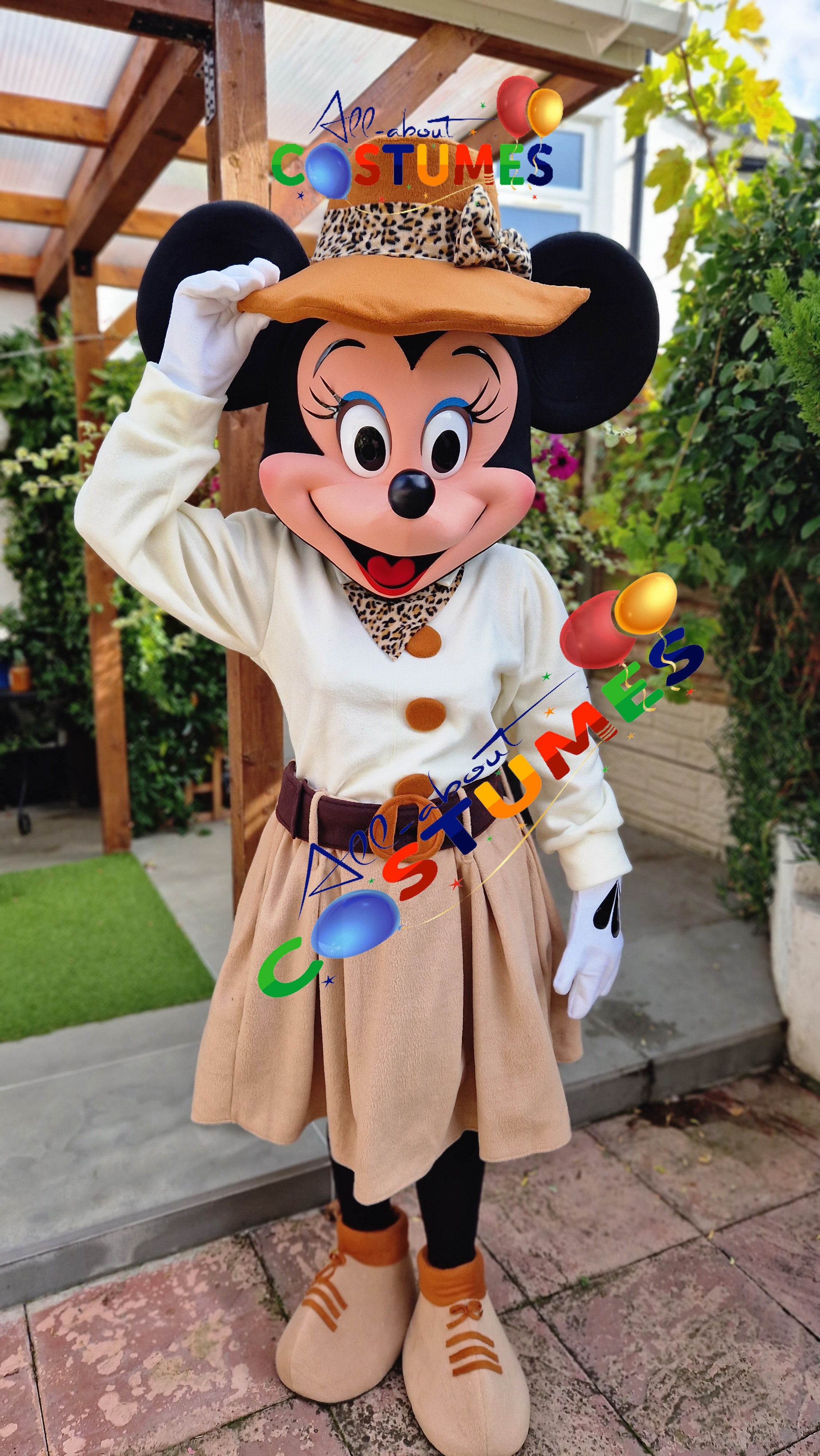 Safari Minnie Mouse