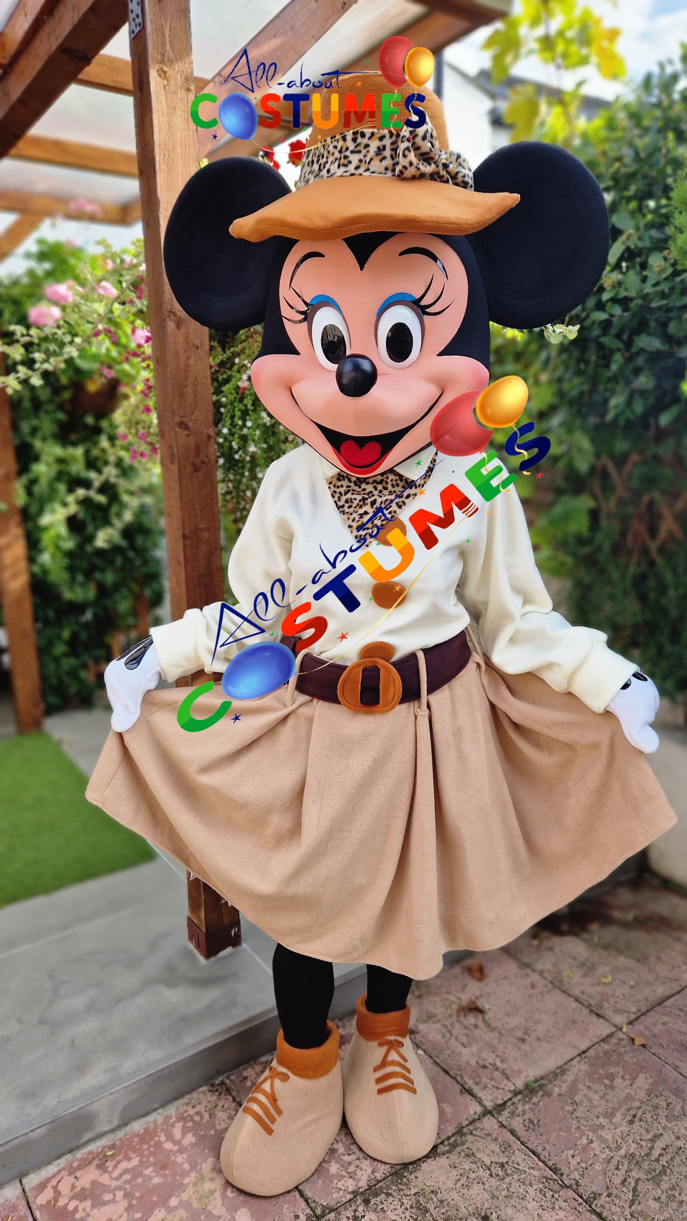 Safari Minnie Mouse