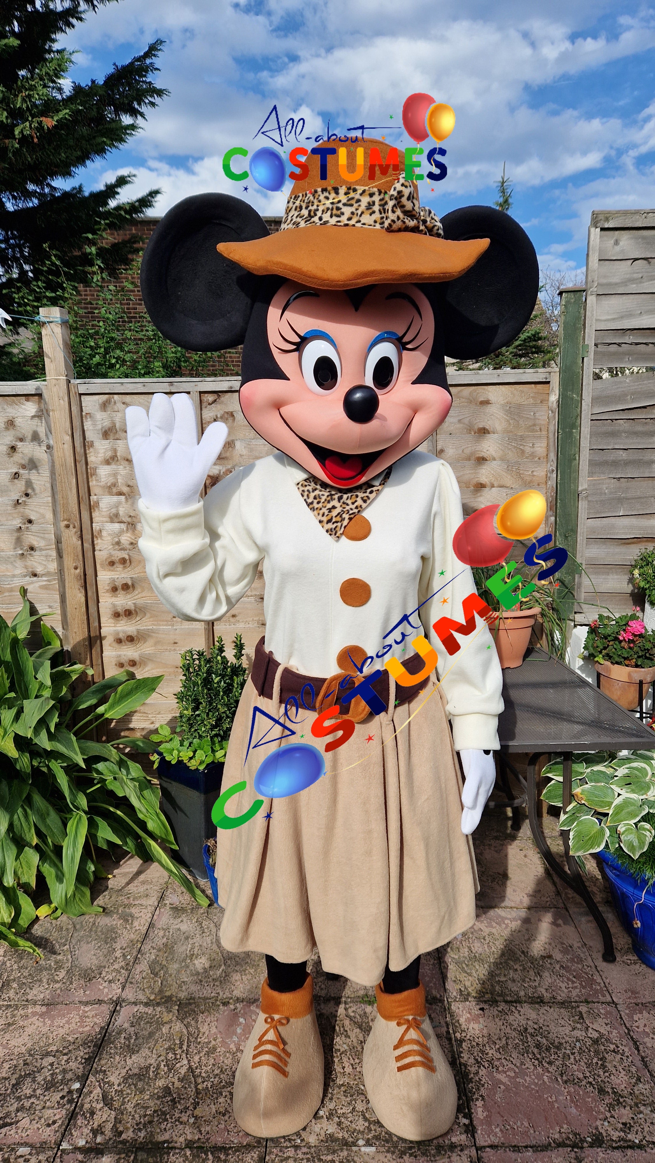 Safari Minnie Mouse