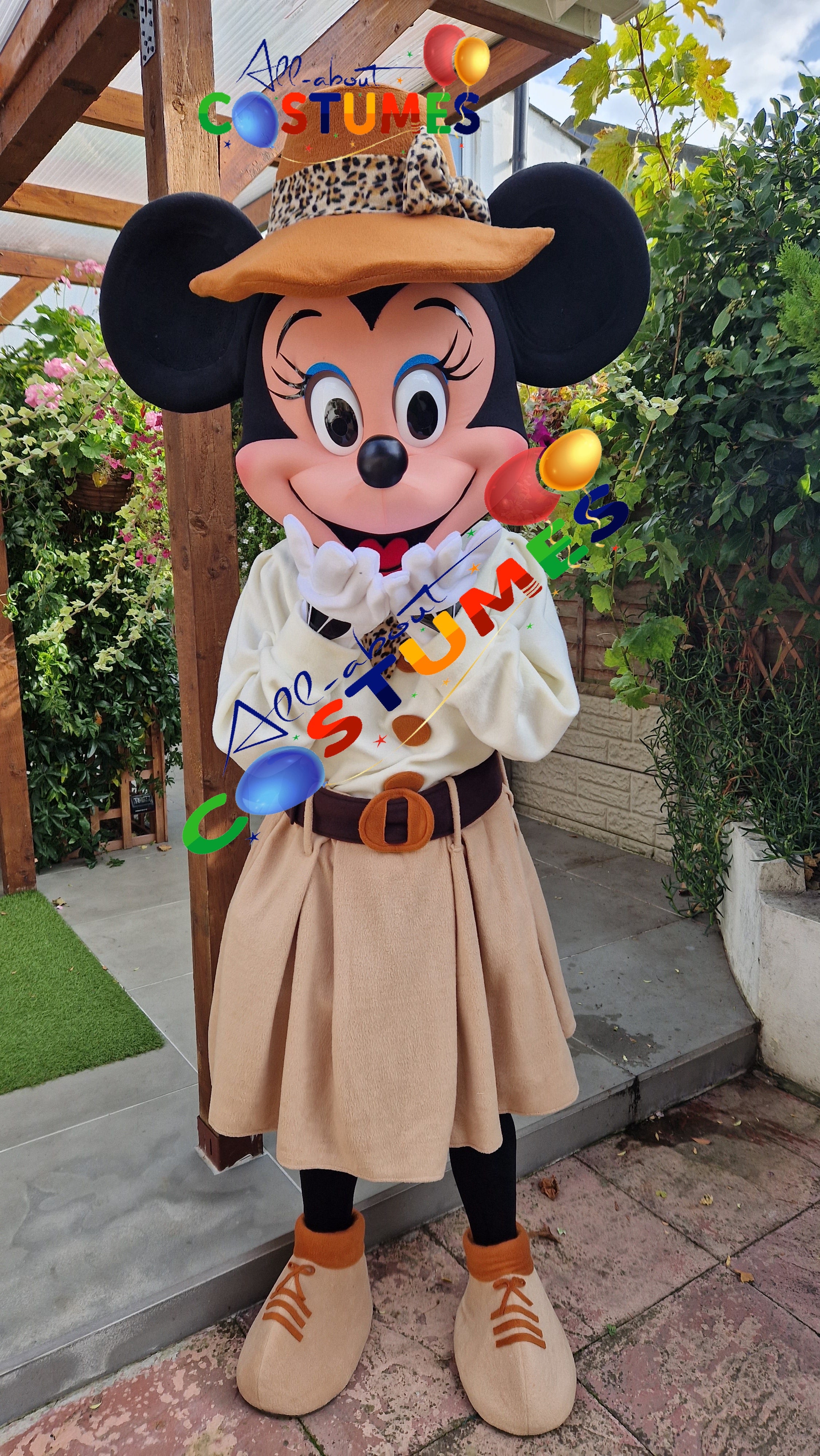Safari Minnie Mouse