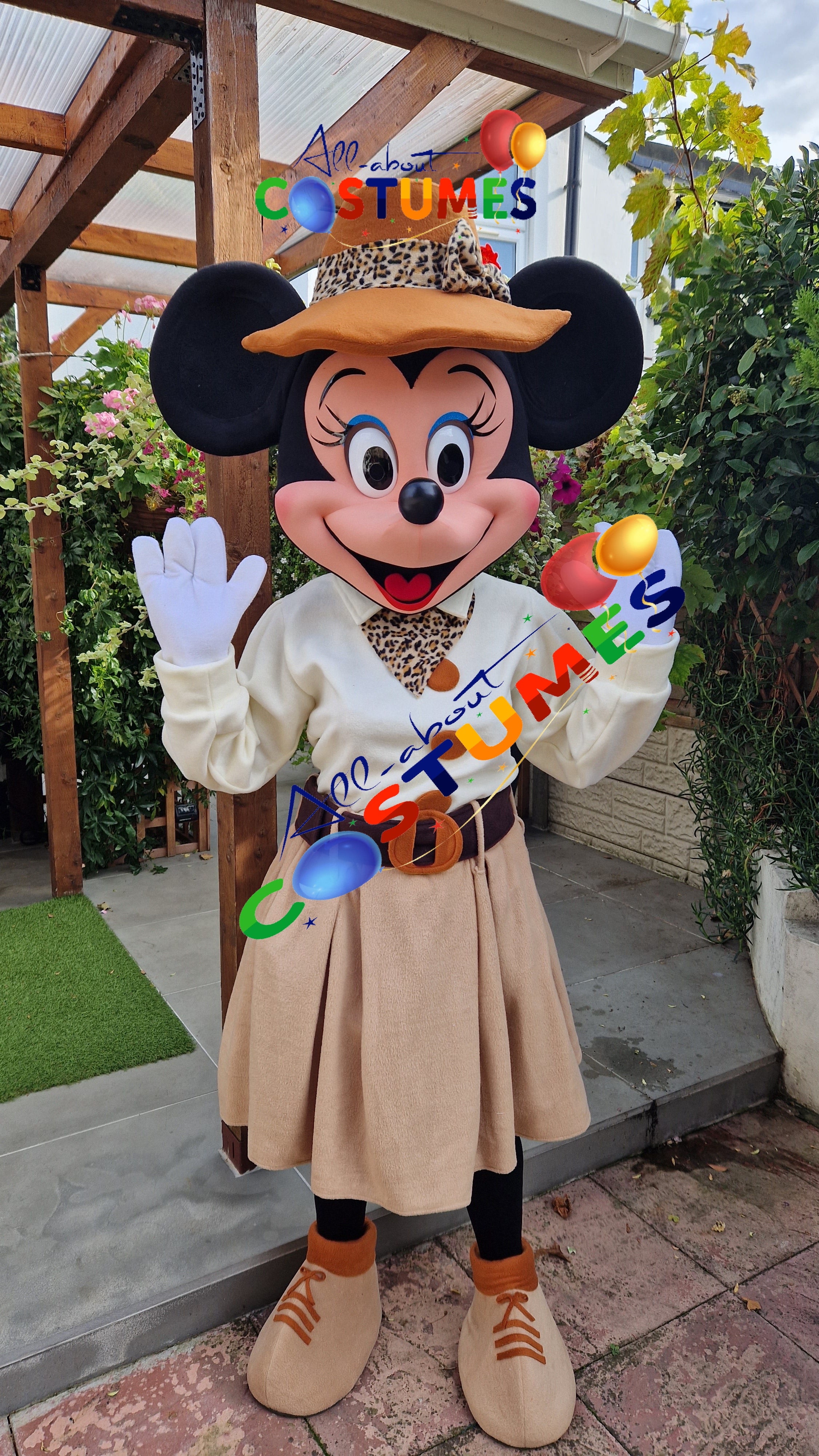 Safari Minnie Mouse