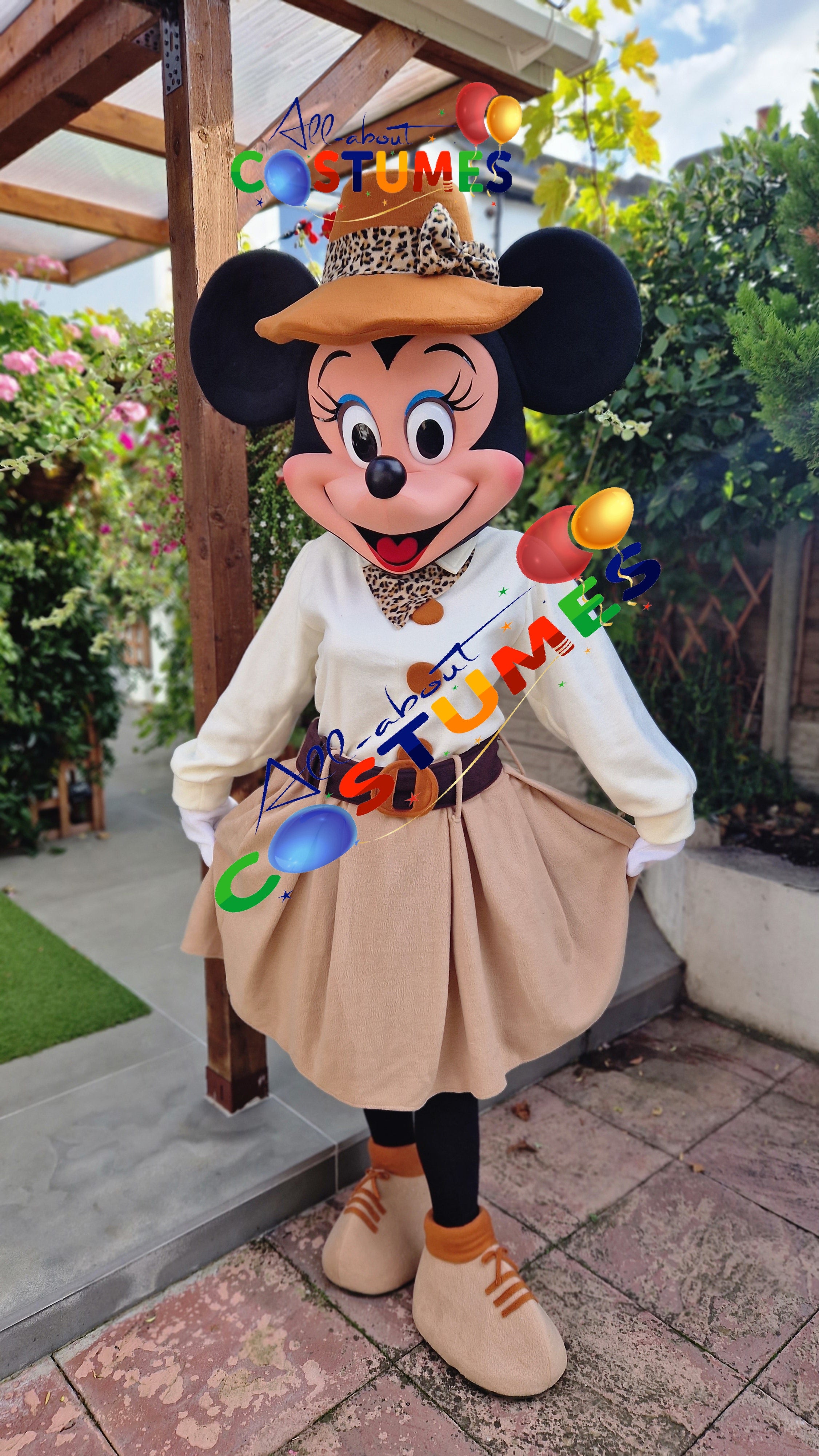 Safari Minnie Mouse