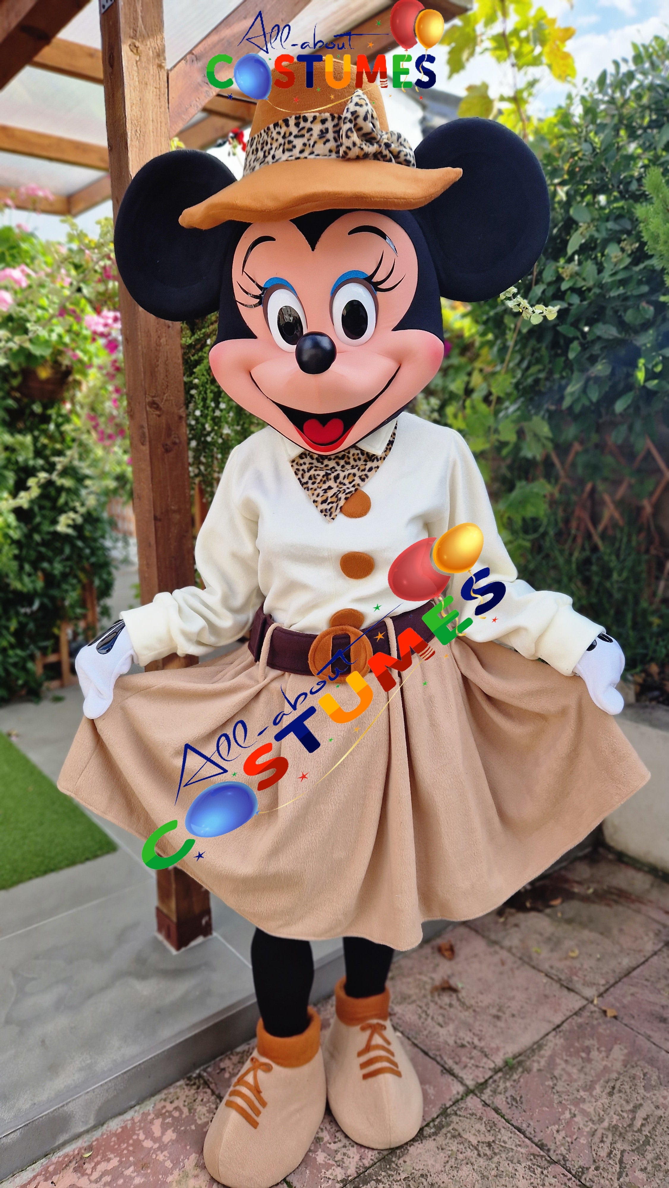 Safari Minnie Mouse