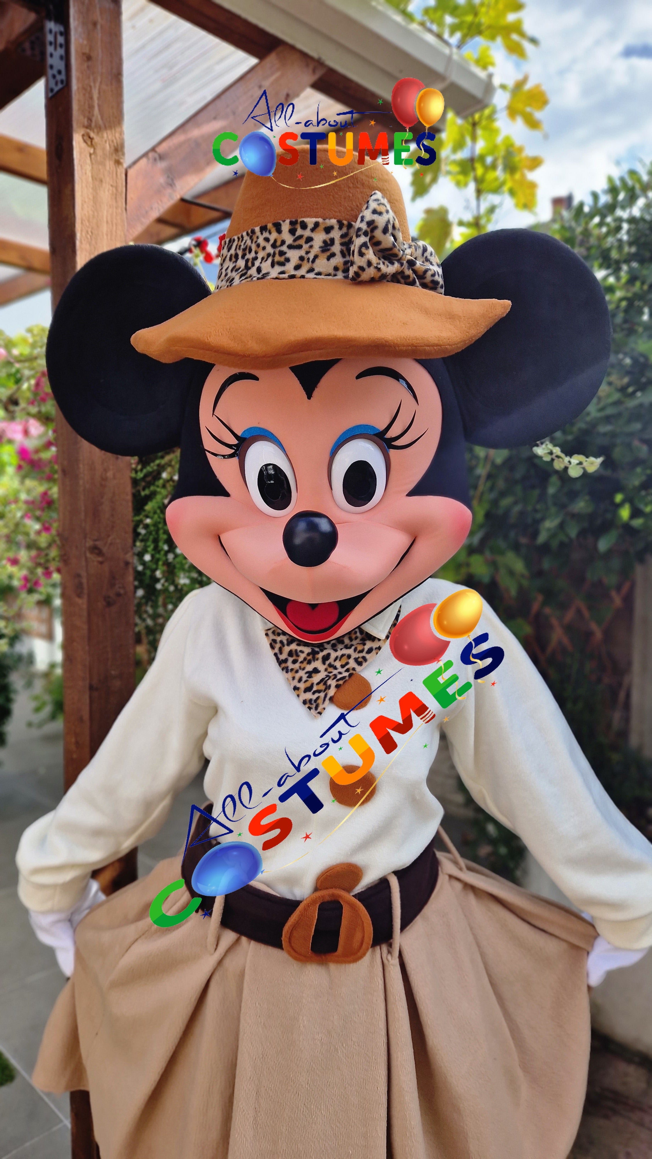 Safari Minnie Mouse